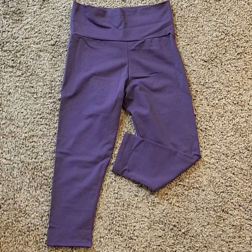 RUNE Plum High Rise Crop Leggings NWOT